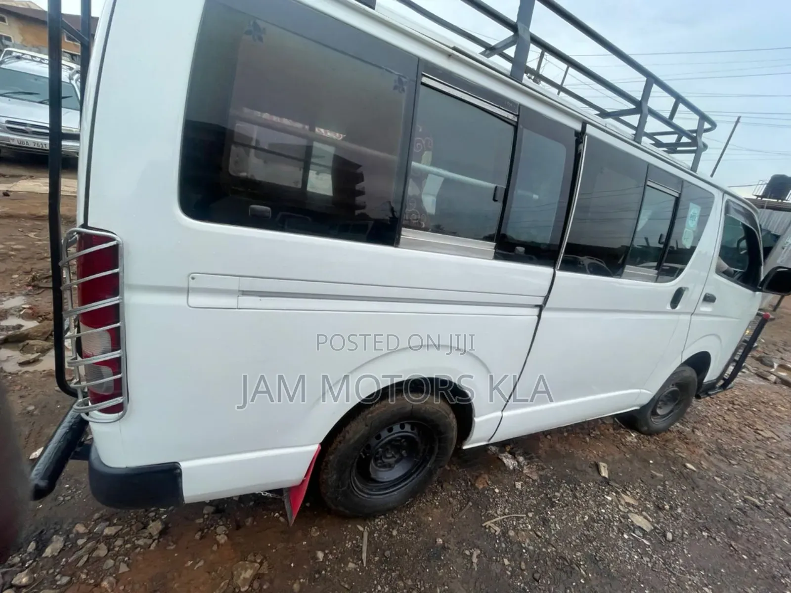 Toyota HiAce 2009 White