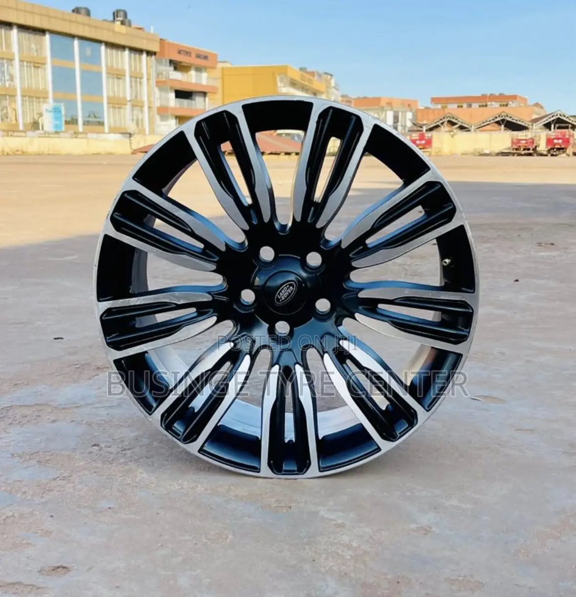 Rim Size 20 and 22 Range Rover Available