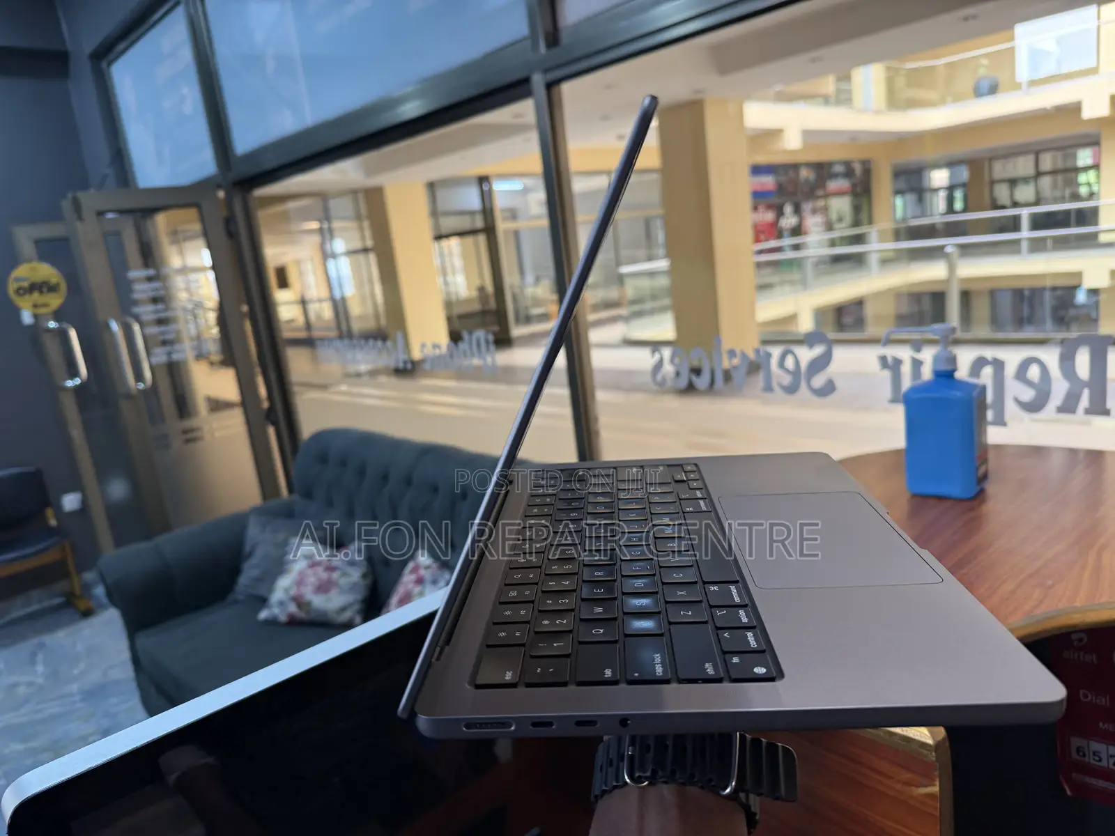 Laptop Apple MacBook Pro 2021 M1 16GB Apple M1 Pro SSD 500GB