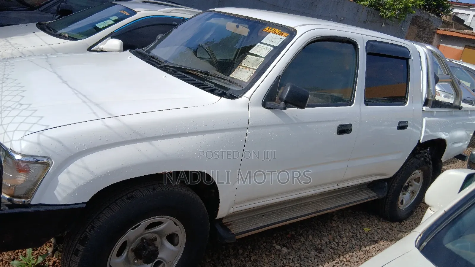 Toyota Hilux 2001 White