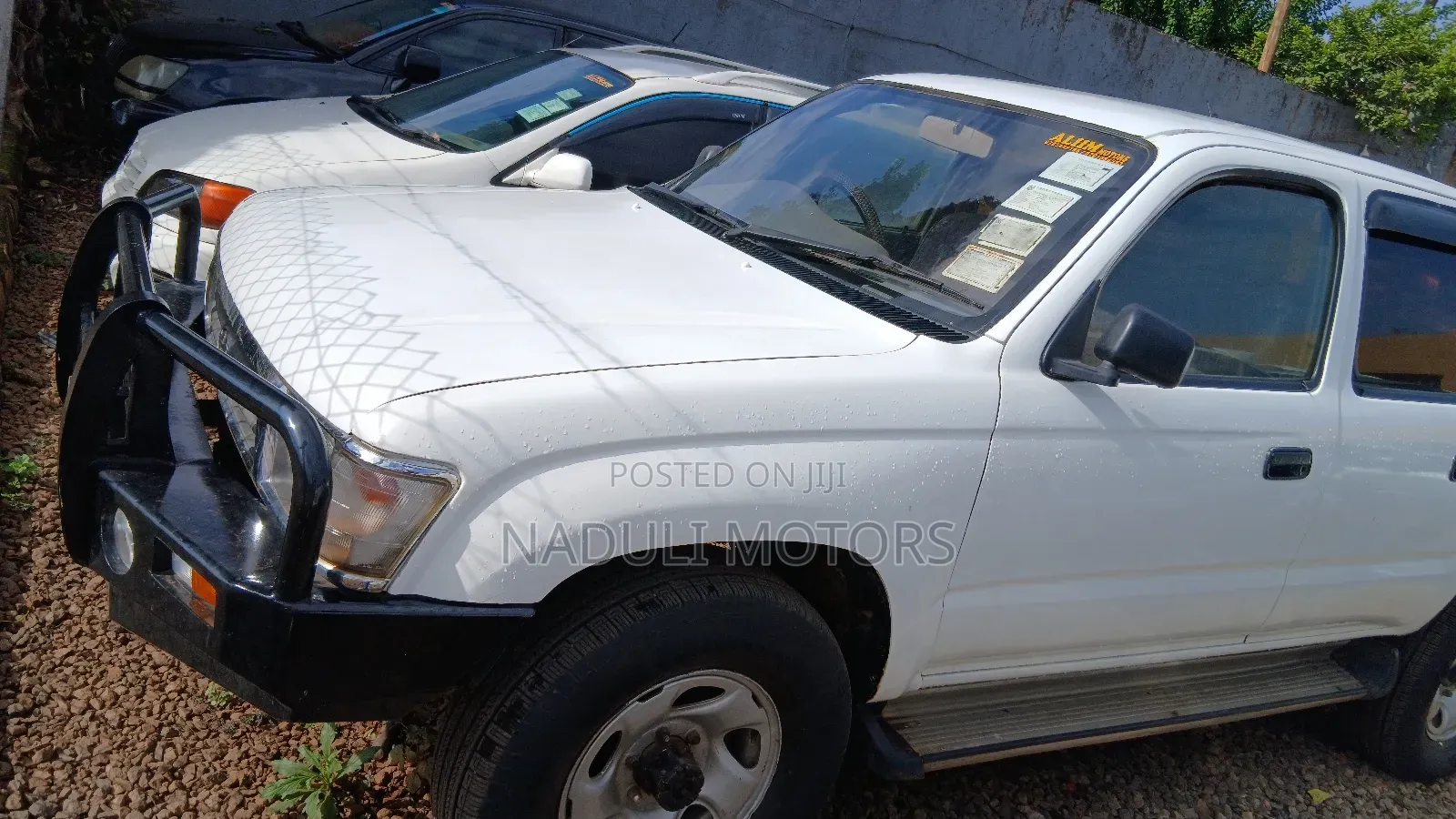 Toyota Hilux 2001 White