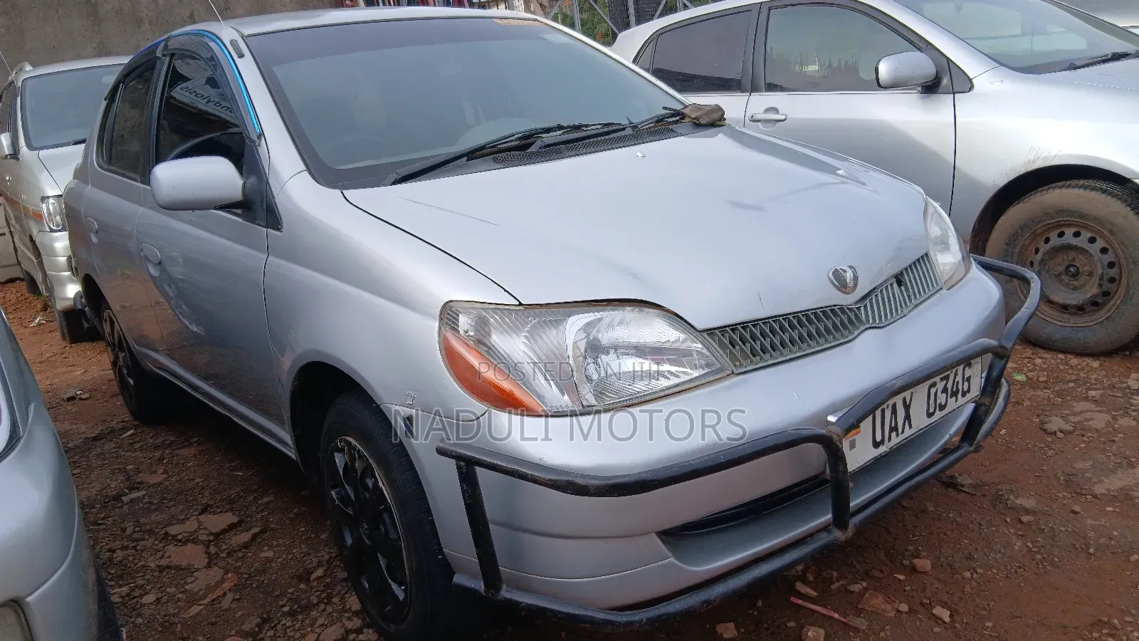 Toyota Platz 2002 Silver