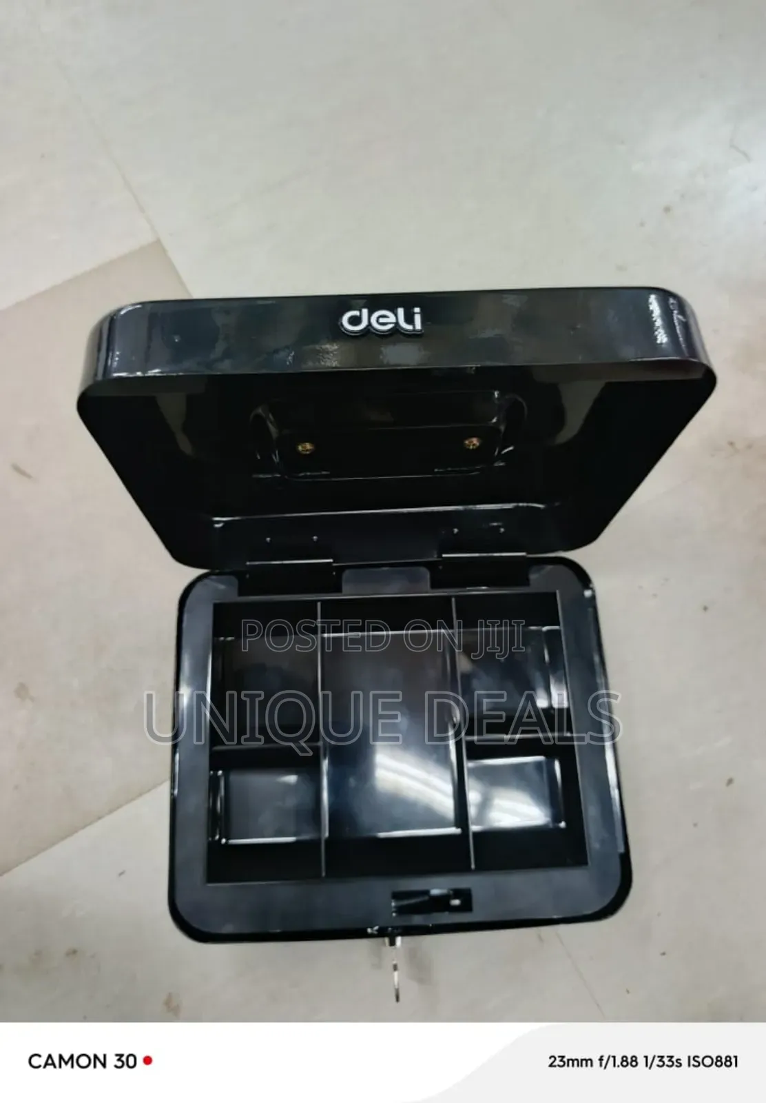 Deli Et500 Cashbox With Key, 90 Mm X 200 Mm X 160 Mm Size, Black