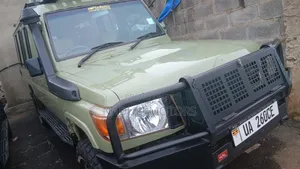 Toyota Land Cruiser 2010 Green