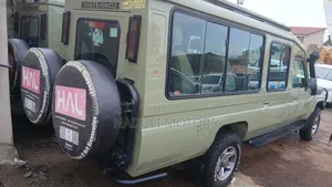 Toyota Land Cruiser 2010 Green