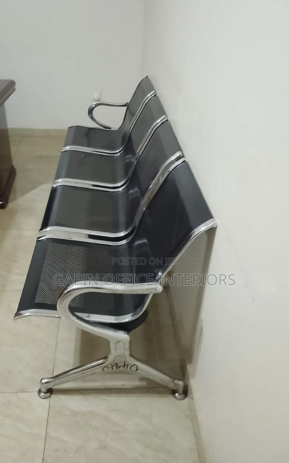 4 Seater Waiting Chair, Made of Steel