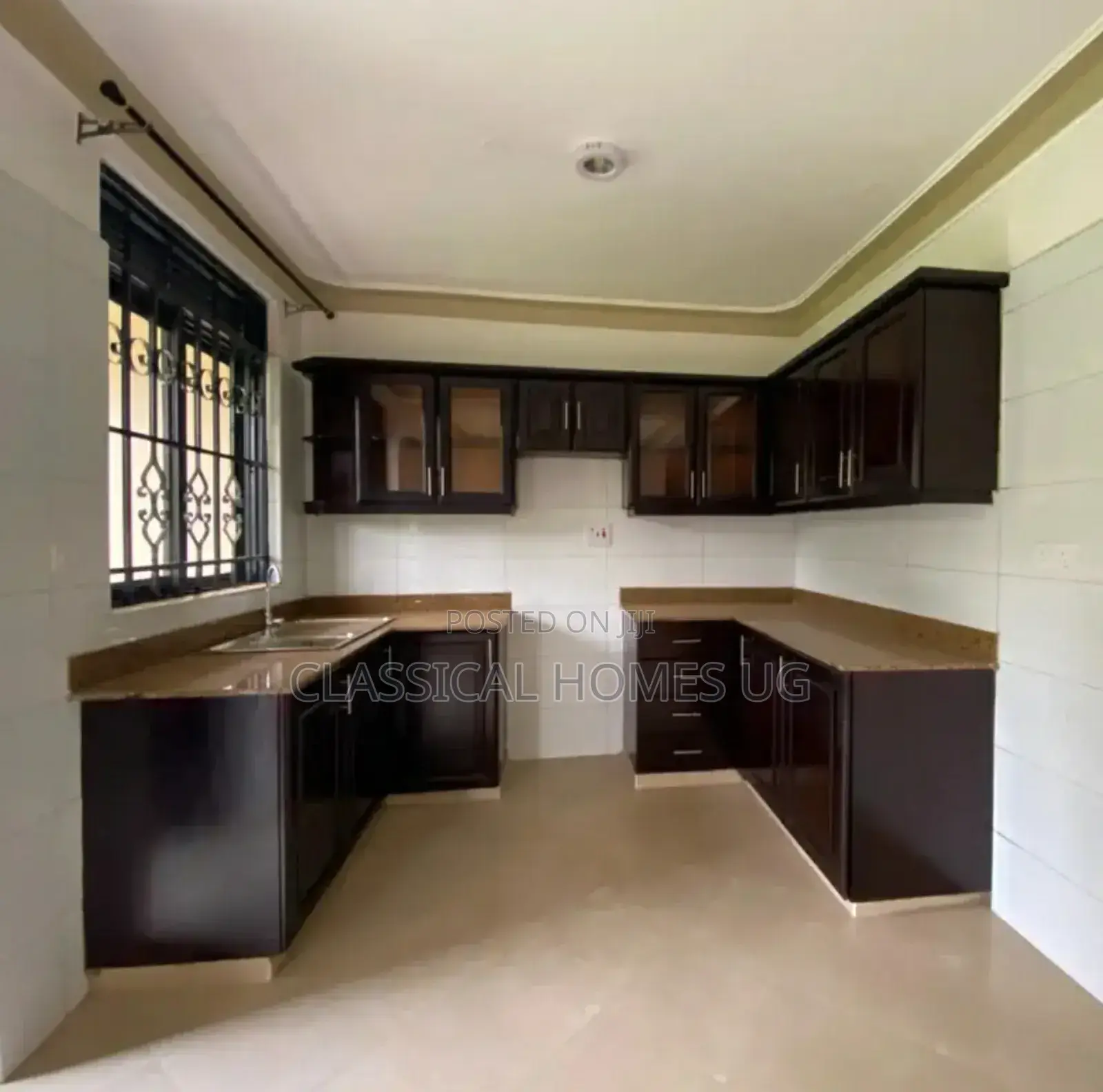 3bdrm Apartment in Lubowa Entebbe Road, Central Division for rent