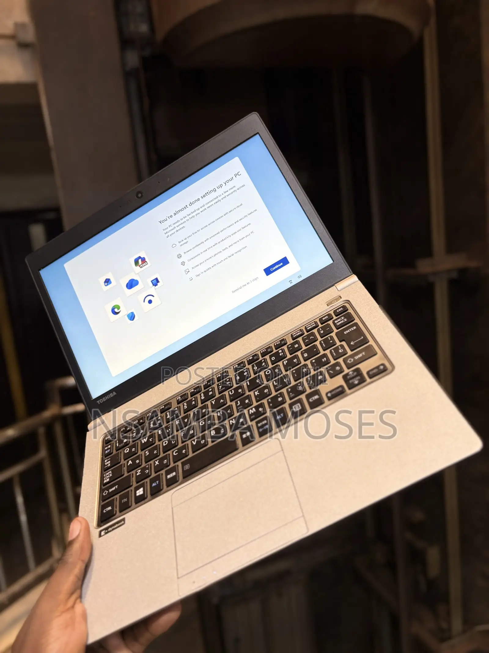 Laptop Toshiba Dynabook t552 8GB Intel Core i3 SSD 256GB