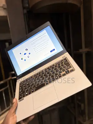Laptop Toshiba Dynabook t552 8GB Intel Core i3 SSD 256GB