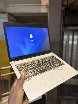 Laptop Toshiba Dynabook t552 8GB Intel Core i3 SSD 256GB