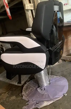 Saloon Chair