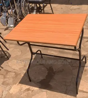 Simple Reading/Restuarant Table