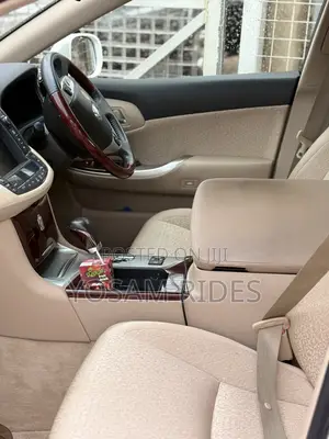 Toyota Crown 2014 White