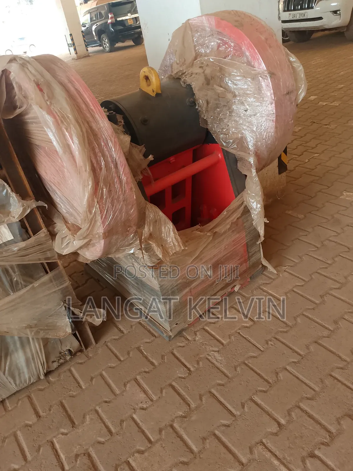 Commercial Stone Crusher Machine – Efficient Reliable
Price: Ugx 45m