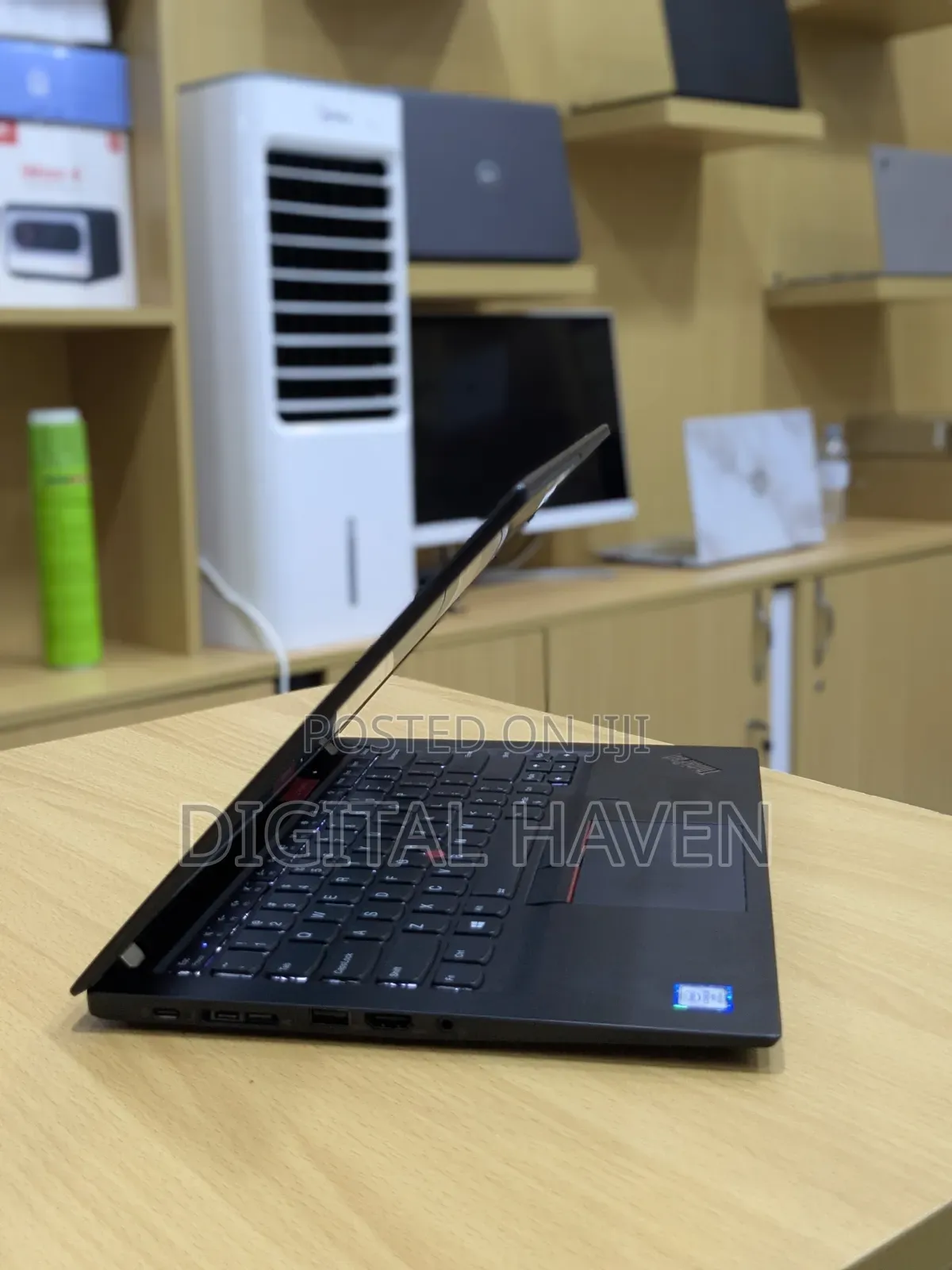 Laptop Lenovo Thinkpad T490s 8GB Intel Core i5 SSHD (Hybrid) 256GB