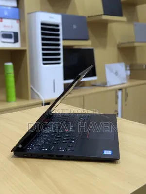 Laptop Lenovo Thinkpad T490s 8GB Intel Core i5 SSHD (Hybrid) 256GB