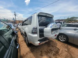 Mitsubishi Pajero 2010 White