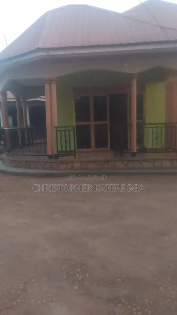 Guesthouse in Kavumba for Sale
