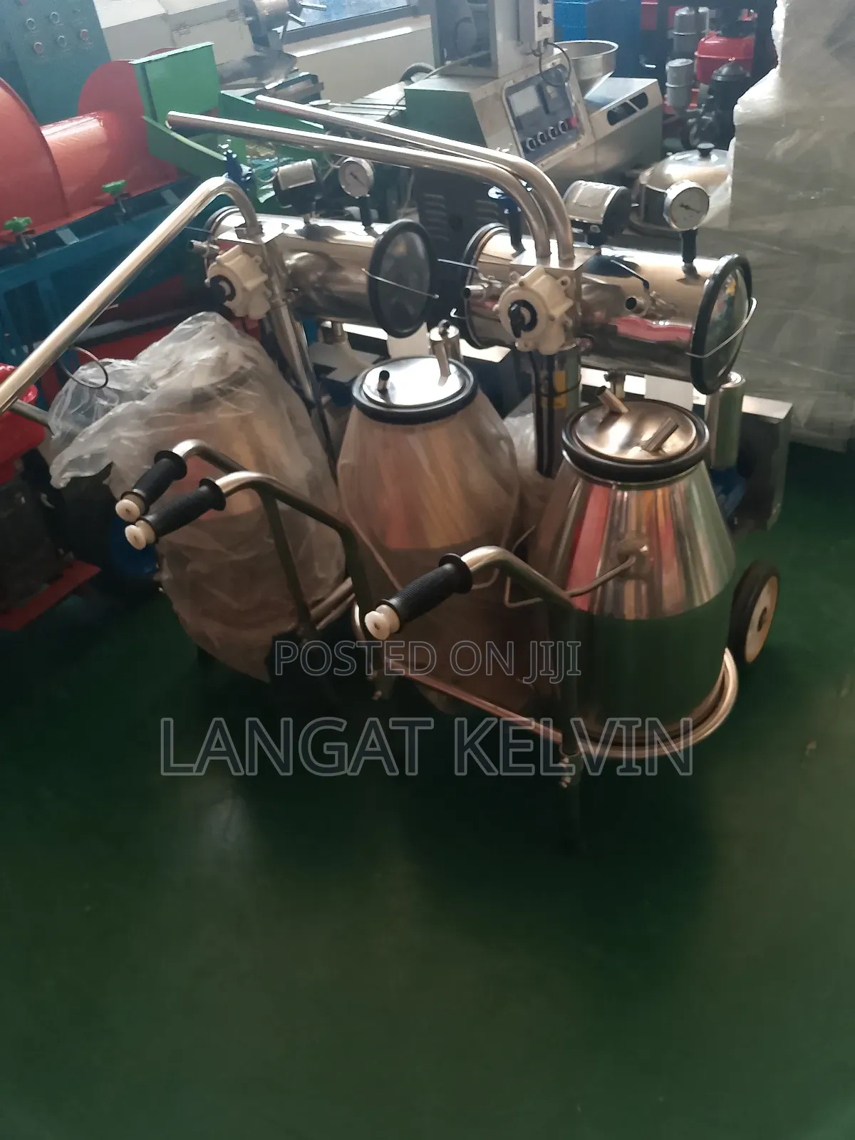 Commercial Double Bucket Milking Machine – Fast Efficient