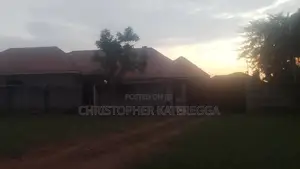 Guesthouse in Kavumba for Sale