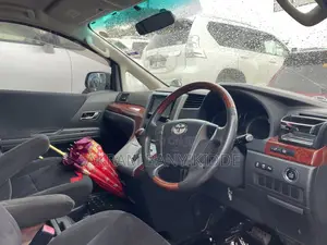Toyota Vellfire 2011 White