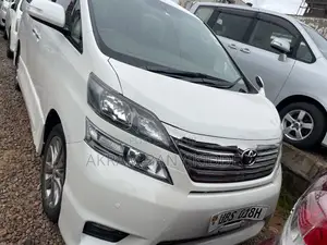 Toyota Vellfire 2011 White
