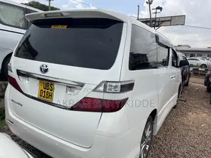Toyota Vellfire 2011 White
