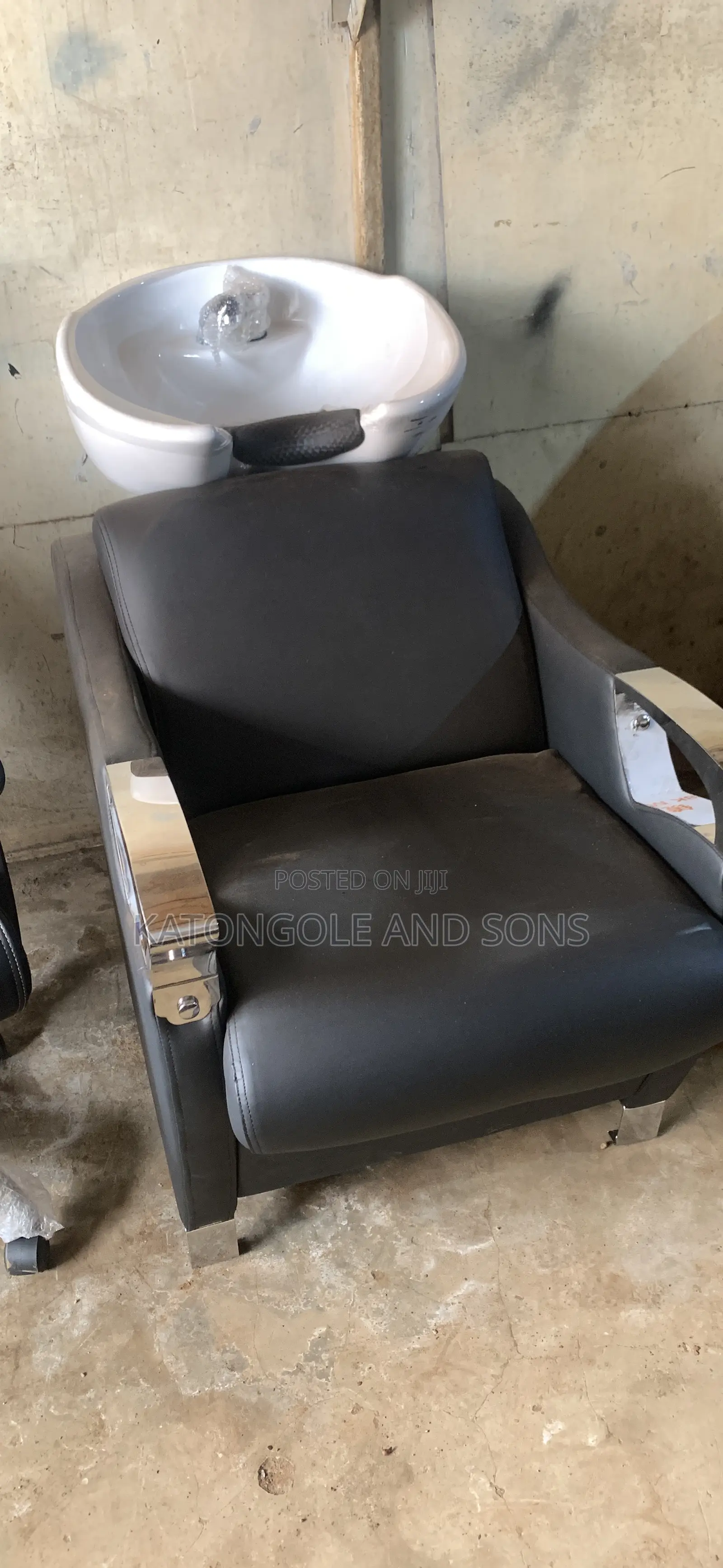 Saloon Sink Chair