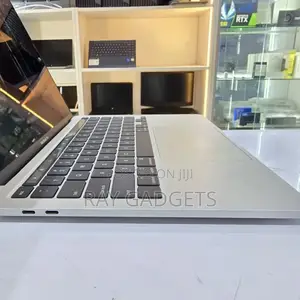 New Laptop Apple MacBook Pro 2019 16GB Intel Core i7 SSD 512GB