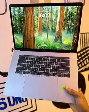 Laptop Apple MacBook Pro 2019 16GB Intel Core i7 SSD 1T