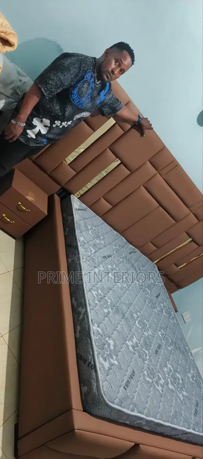 6*6 King Size Bed With Its 2 Drawers