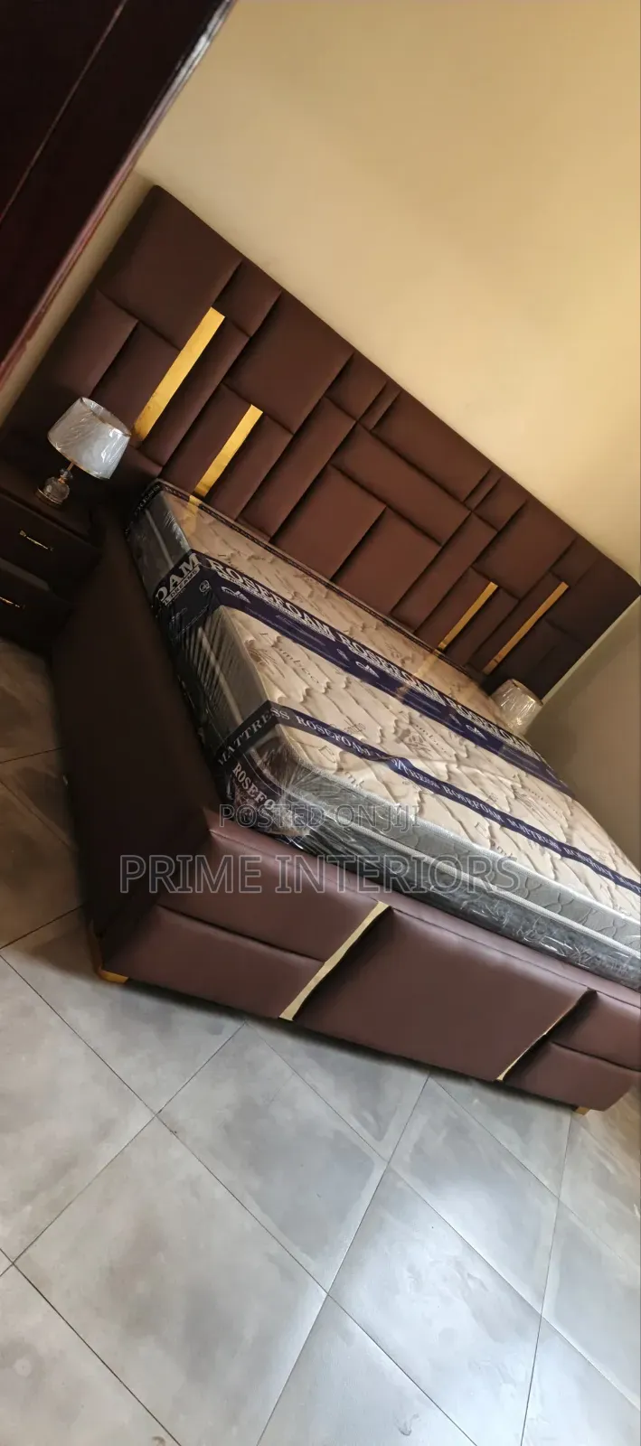 6*6 King Size Bed With Its 2 Drawers