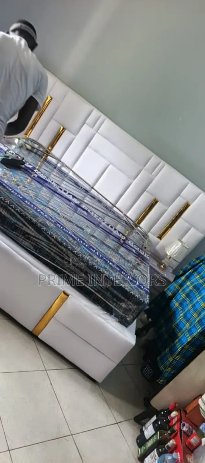 6*6 King Size Bed With Its 2 Drawers