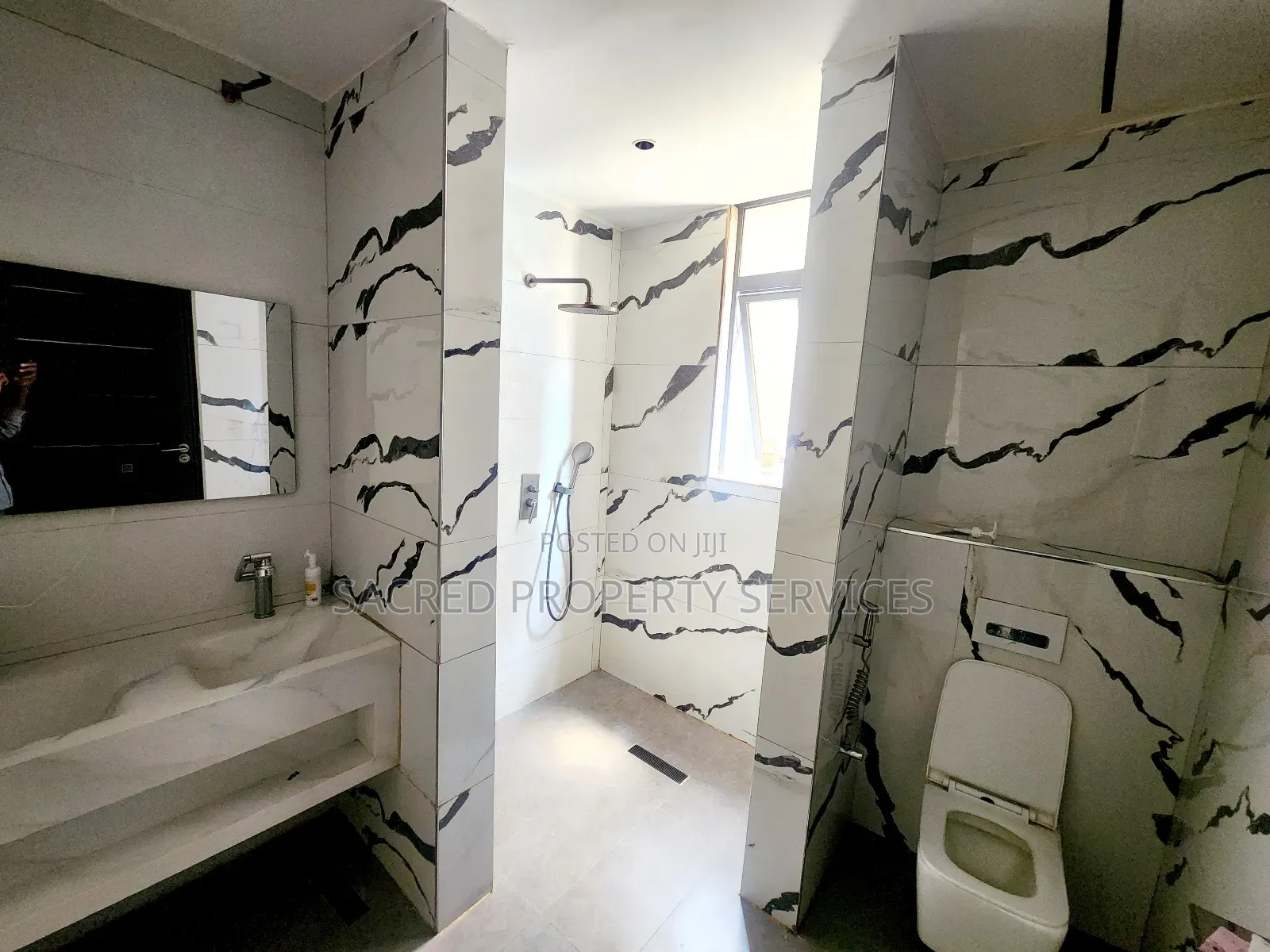 3bdrm Apartment in Kyanja Kisaasi Road, Kawempe for rent