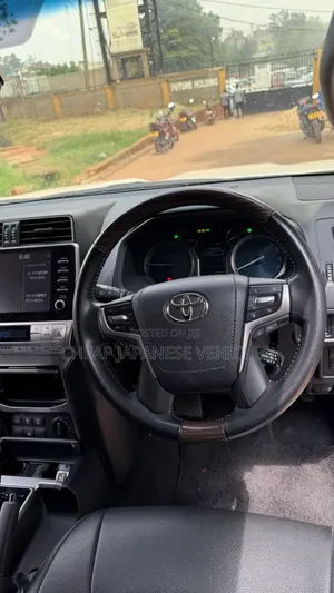 Toyota Land Cruiser Prado 2.8 2021 White