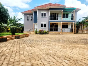 5bdrm Duplex in Bulido, Kira for sale
