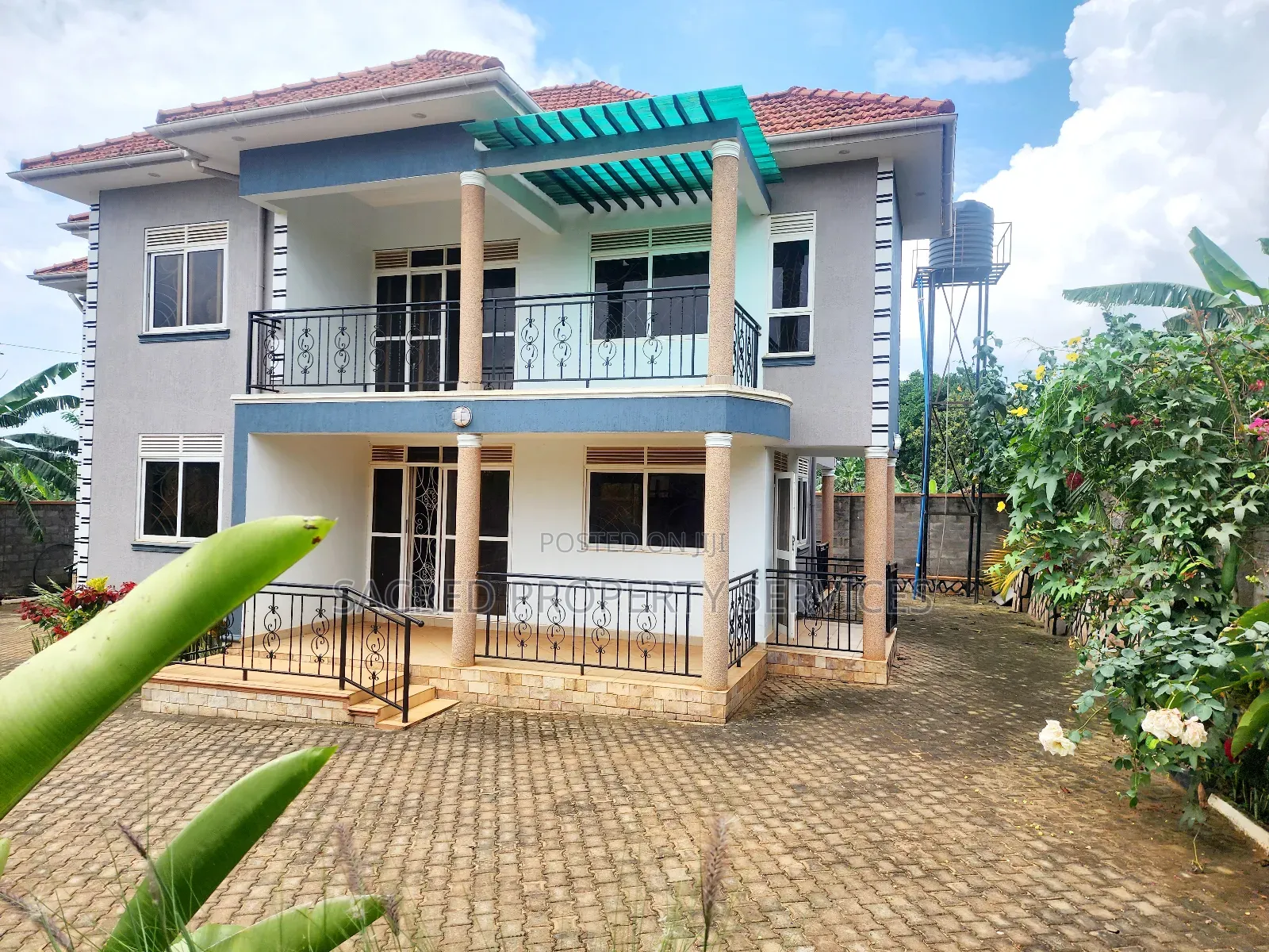 5bdrm Duplex in Bulido, Kira for sale
