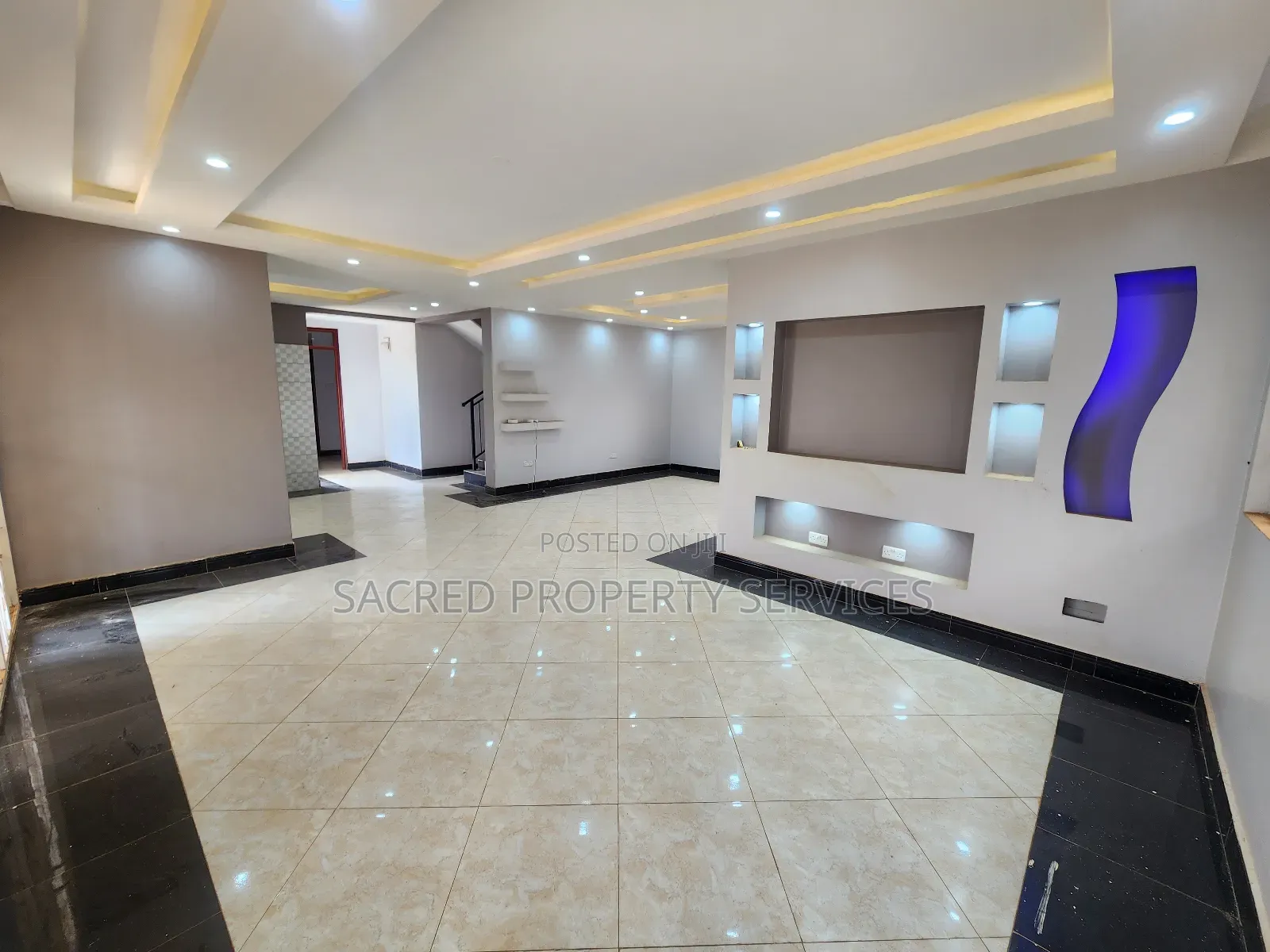 5bdrm Duplex in Bulido, Kira for sale