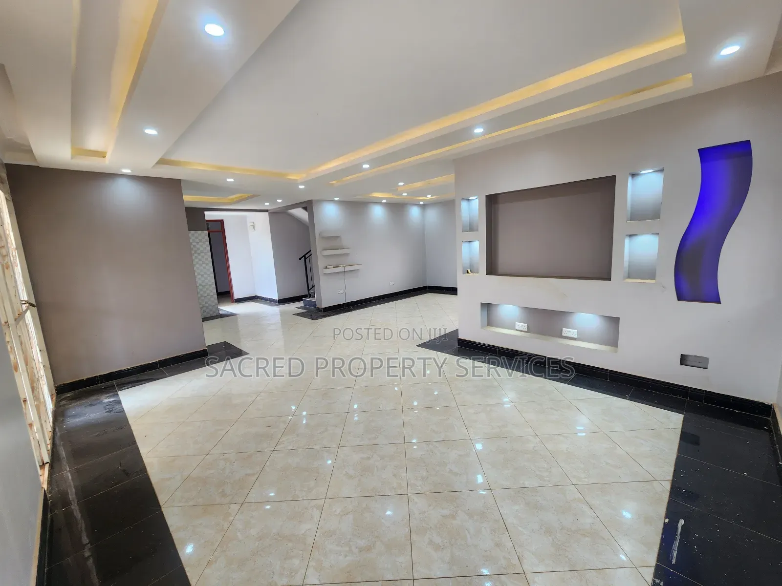 5bdrm Duplex in Bulido, Kira for sale
