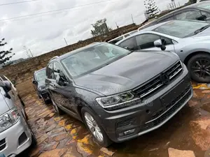 Volkswagen Tiguan 2019 Gray