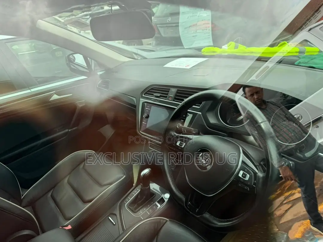 Volkswagen Tiguan 2019 Gray