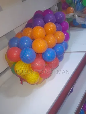 Coloured Balls 100pcs at 85000