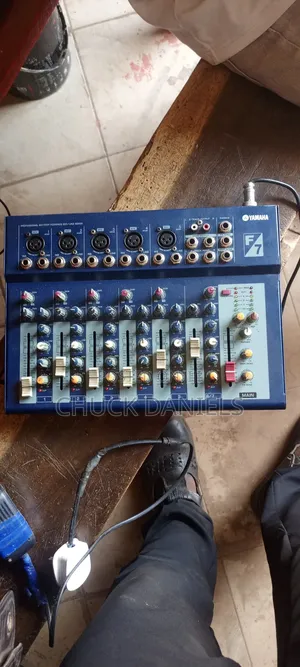 Yamaha F7 Mixer