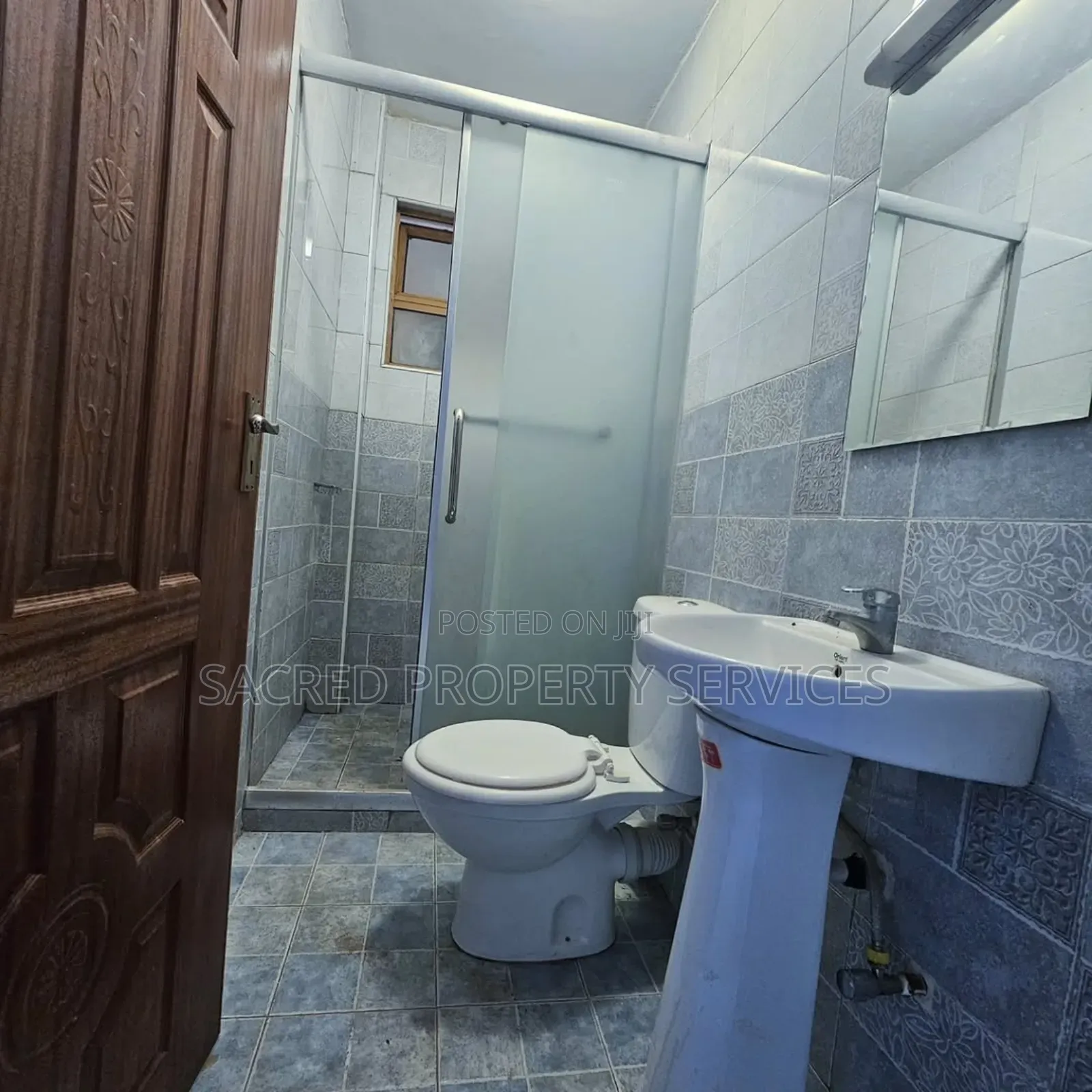 3bdrm Apartment in Kisaasi Kyanja, Kawempe for rent