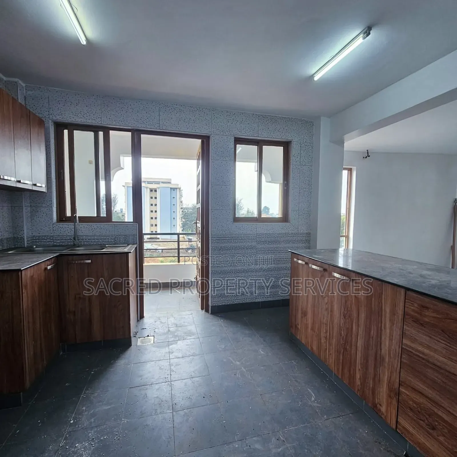 3bdrm Apartment in Kisaasi Kyanja, Kawempe for rent
