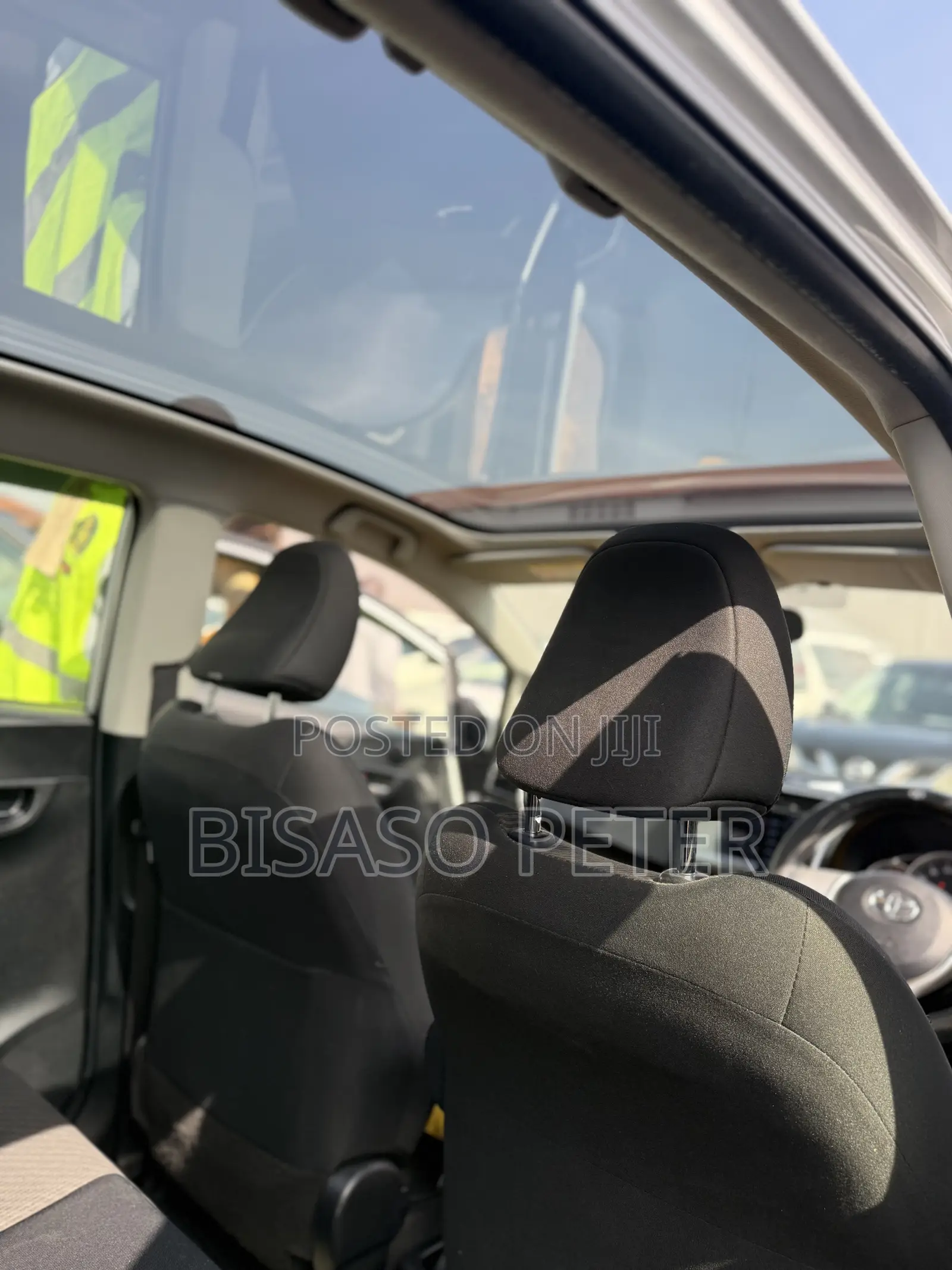 Toyota Ractis 1.5 AWD 2015 Silver
