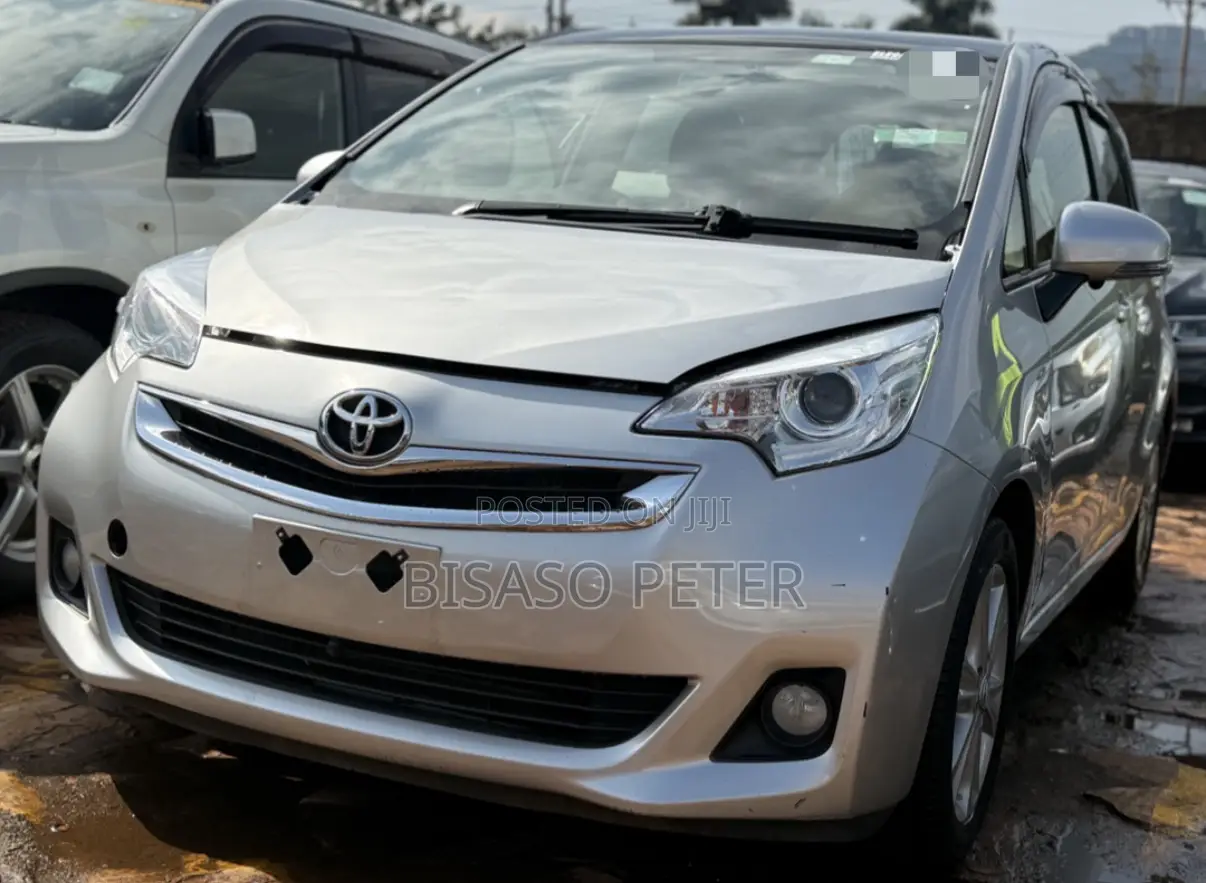 Toyota Ractis 1.5 AWD 2015 Silver