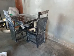 4 Seaters Dinning Table