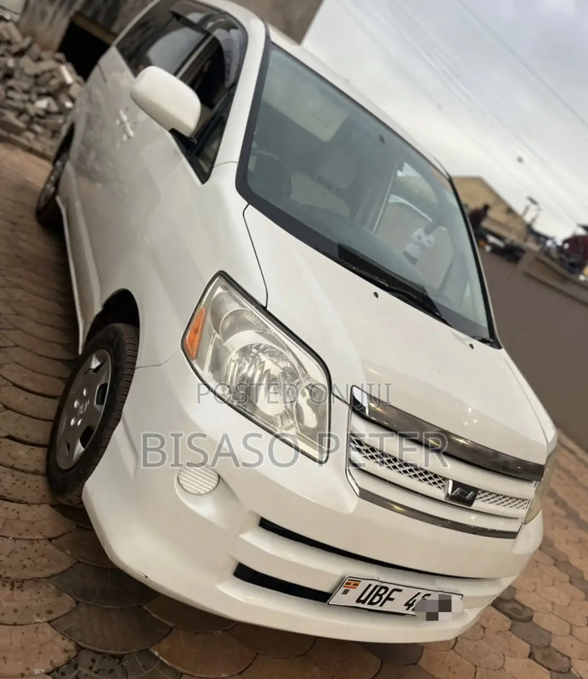Toyota Noah 2.0 AWD (8 Seater) 2005 White