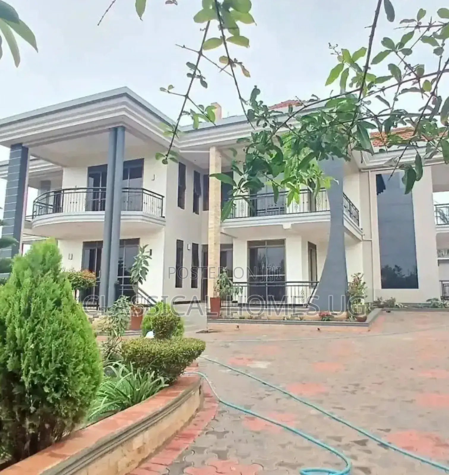 5bdrm Duplex in Lubowa Entebbe Road, Central Division for rent